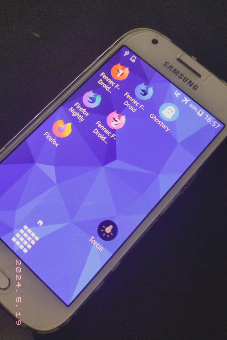 Close-up del Galaxy con le nuove volpi installate.